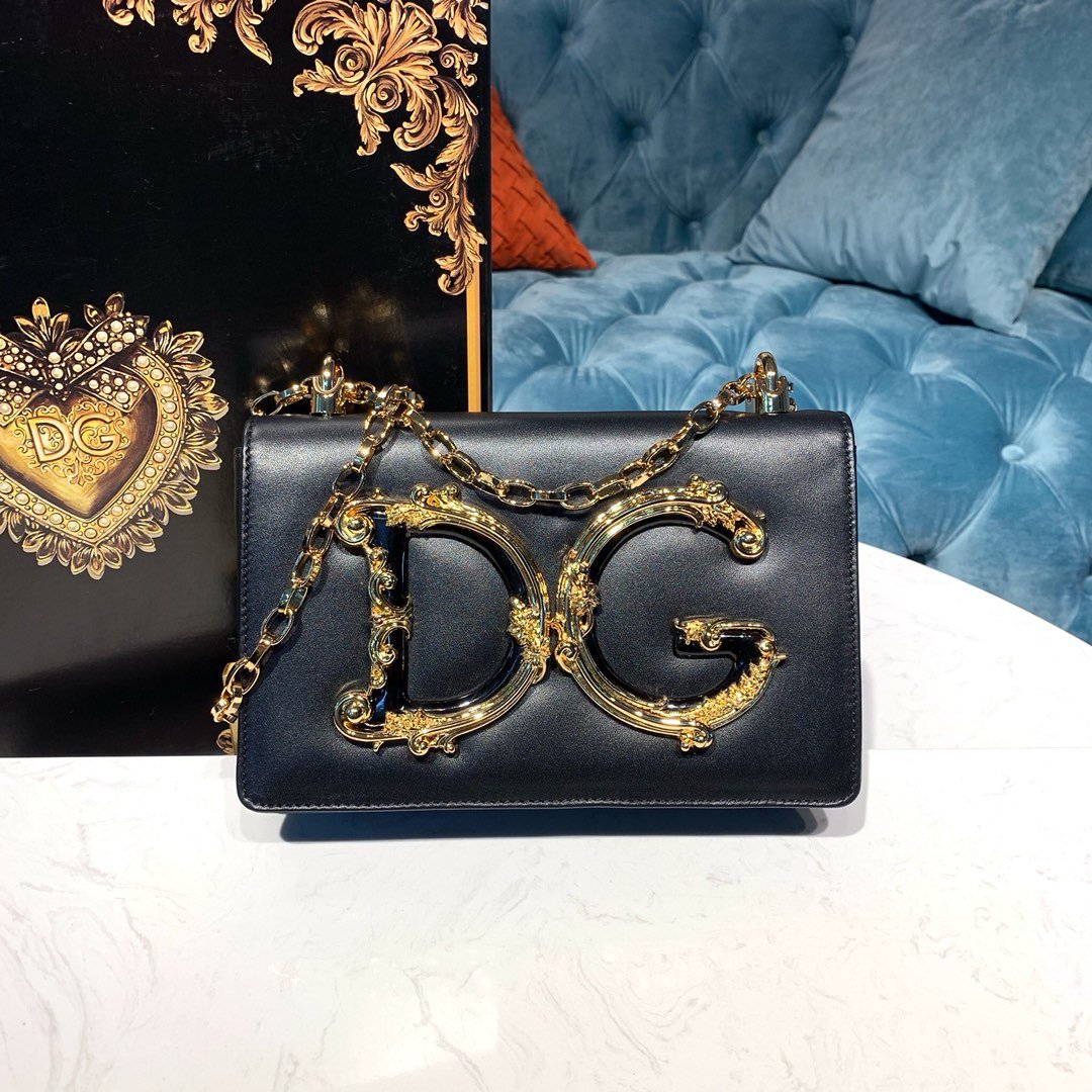 Dolce_Gabbana_Handbags-2